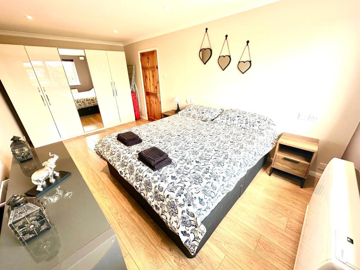 Heart Of Windsor Apartamento Exterior foto